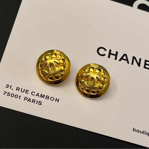 AUTHENTIC!! Lot Of 2 Chanel Vintage CC Buttons Gold Plated 1990 R3 - Picture 2 of 9